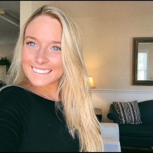 Meet your Posher, Abbey